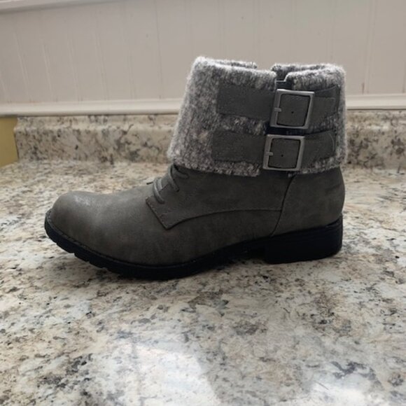Rocket Dog Gray Ankle Boots - Picture 1 of 3